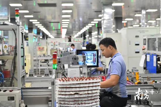 為什么是它 揭秘佛山首個 美的第二個燈塔工廠
